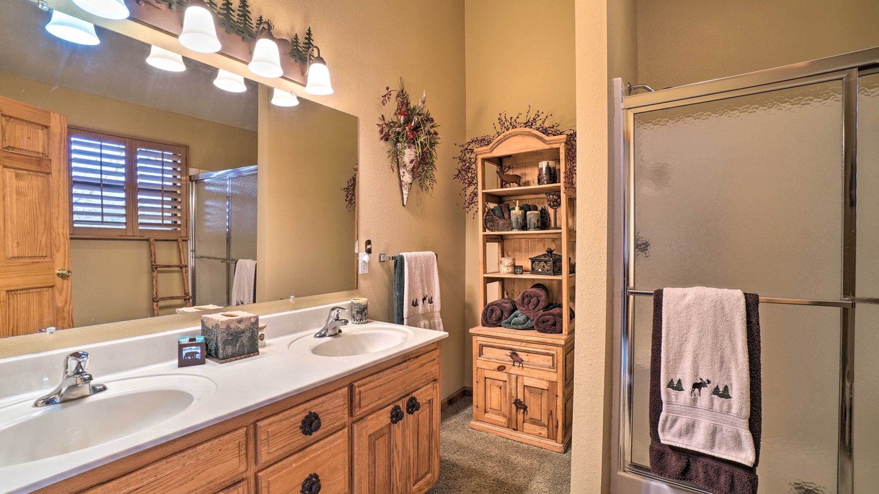 Photo of Bathroom in Golden