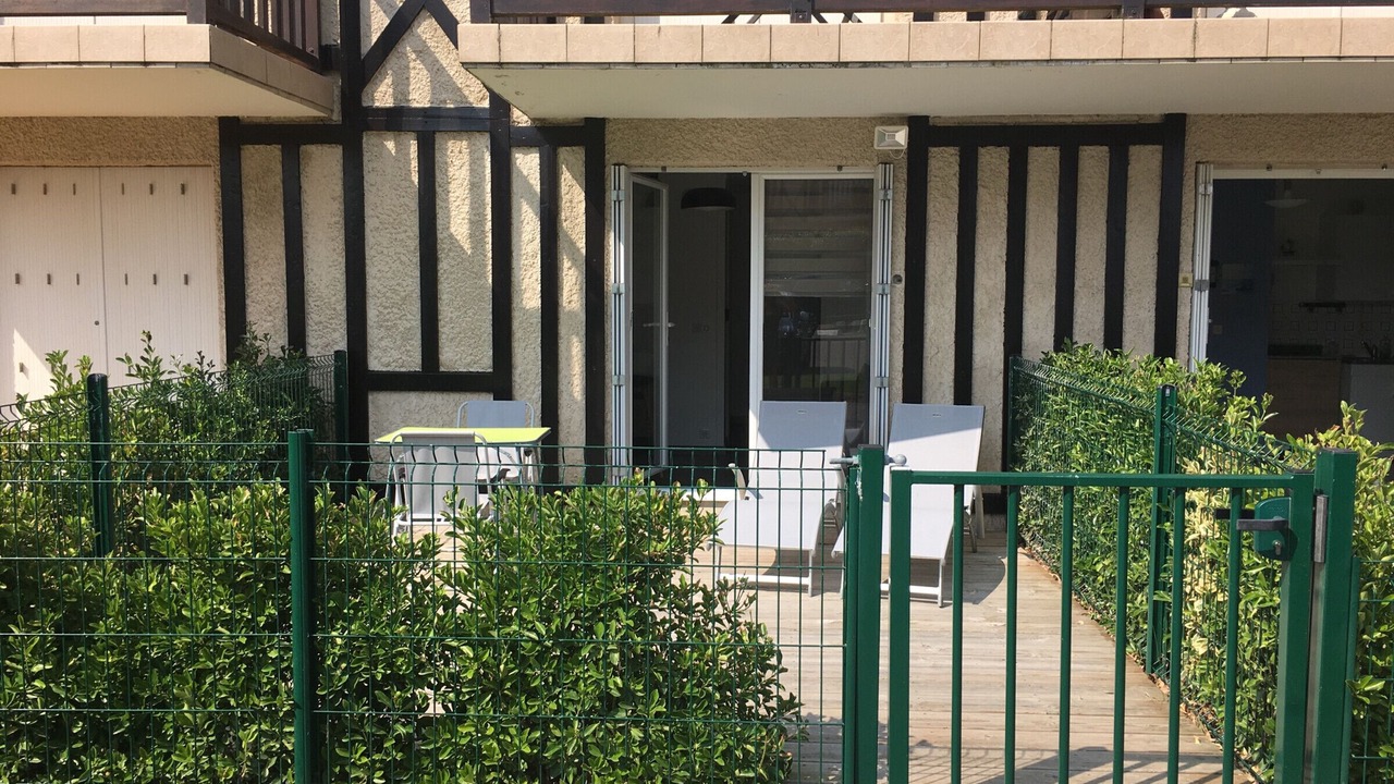Photo of Patio Balcony in Merville-Franceville-Plage
