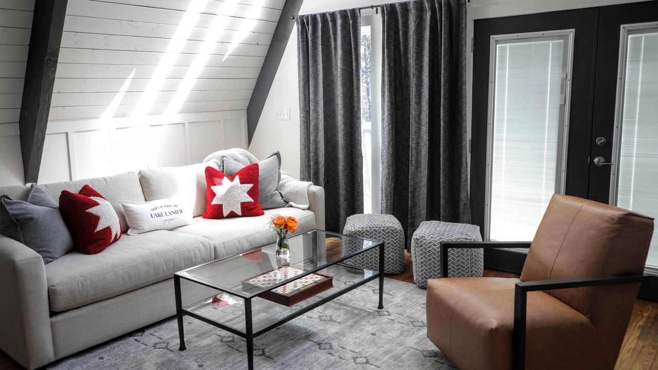 Photo of Livingroom in Dawsonville