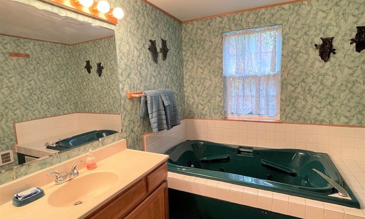 Photo of Bathroom in Packwood
