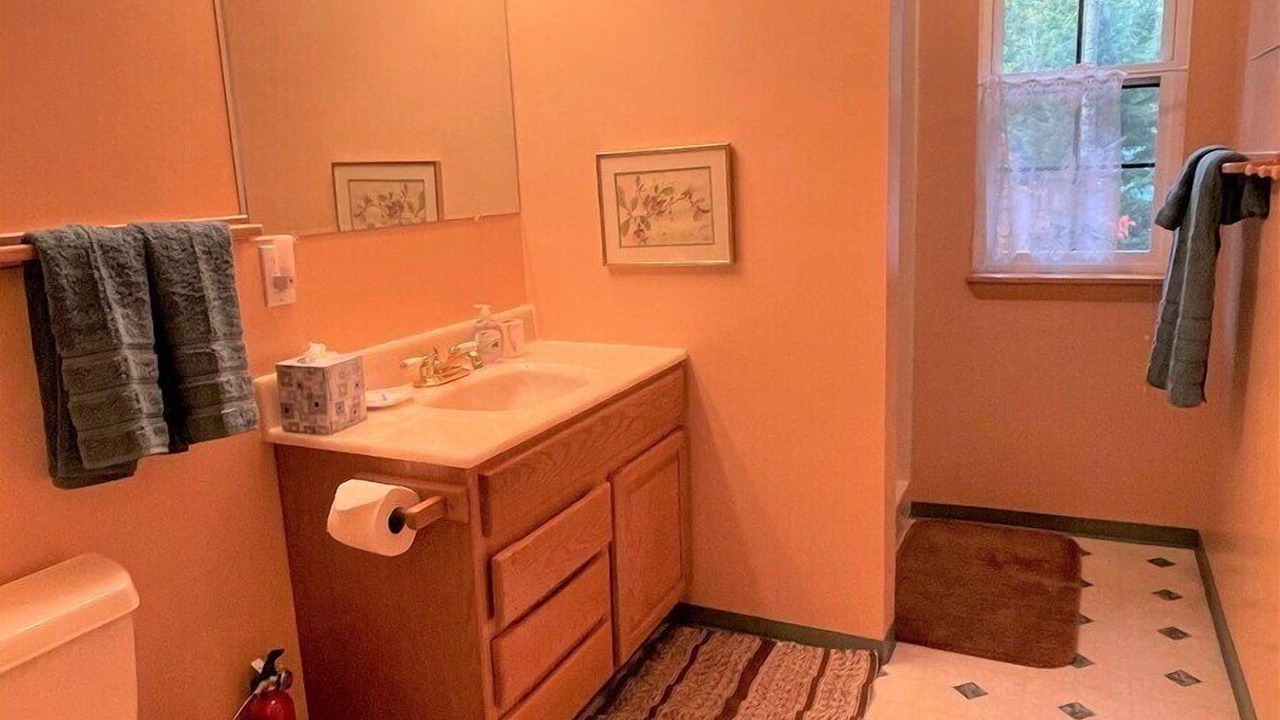 Photo of Bathroom in Packwood