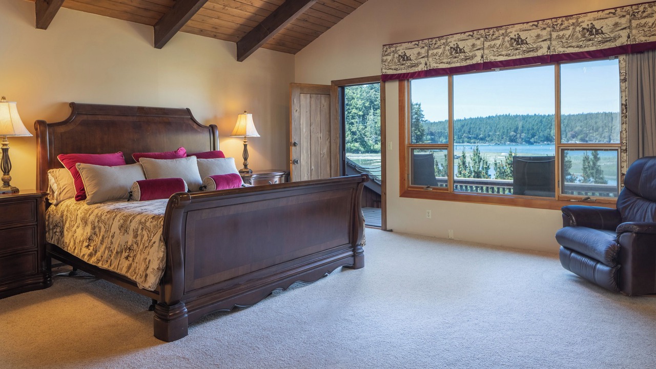 Photo of Bedroom in Lopez Island