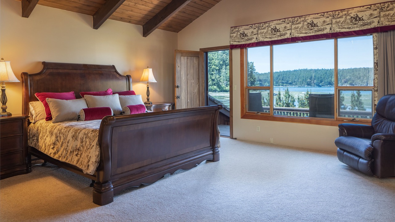 Photo of Bedroom in Lopez Island