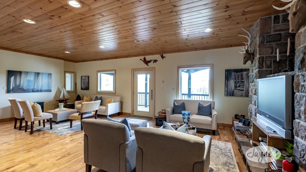 Photo of Bedroom in Muskoka Lakes