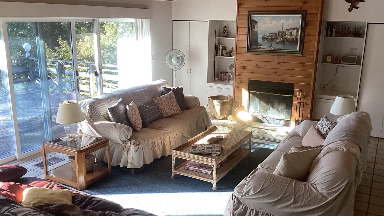 Photo of Livingroom in Washington Island