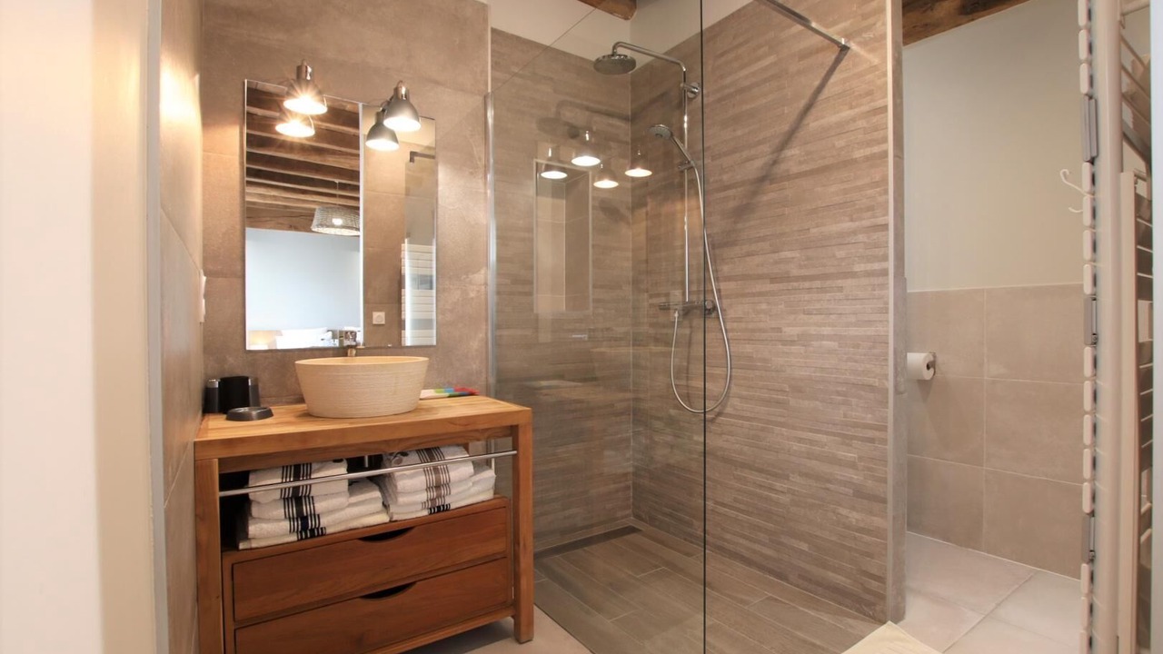 Photo of Bathroom in Sare