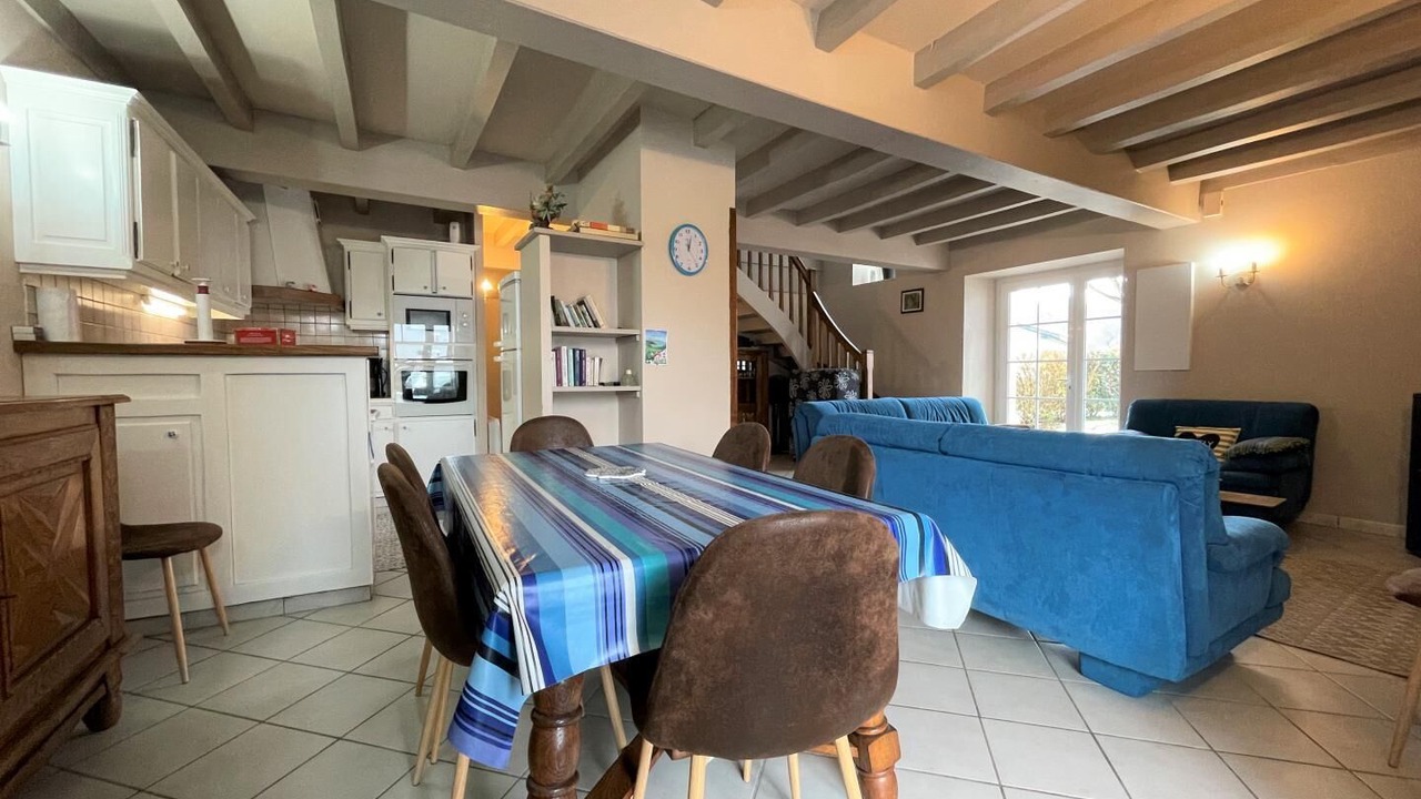 Photo of Others in Mendive