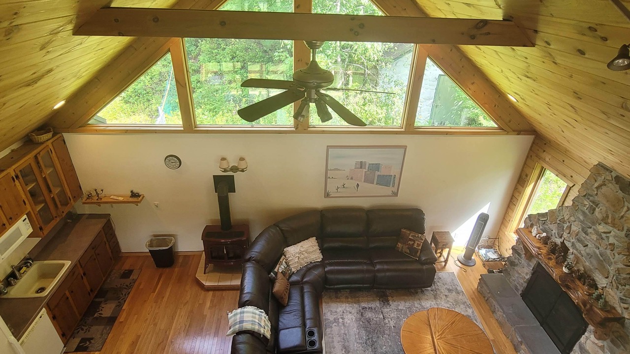 Photo of Livingroom in Town of Morehouse