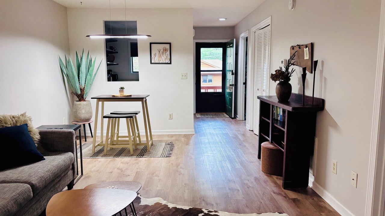 Photo of Livingroom in Hendersonville