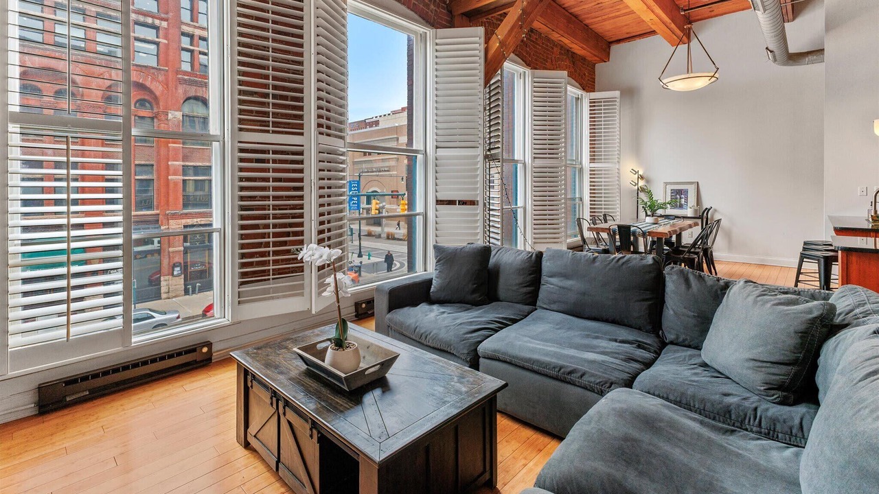 Photo of Livingroom in Wholesale District