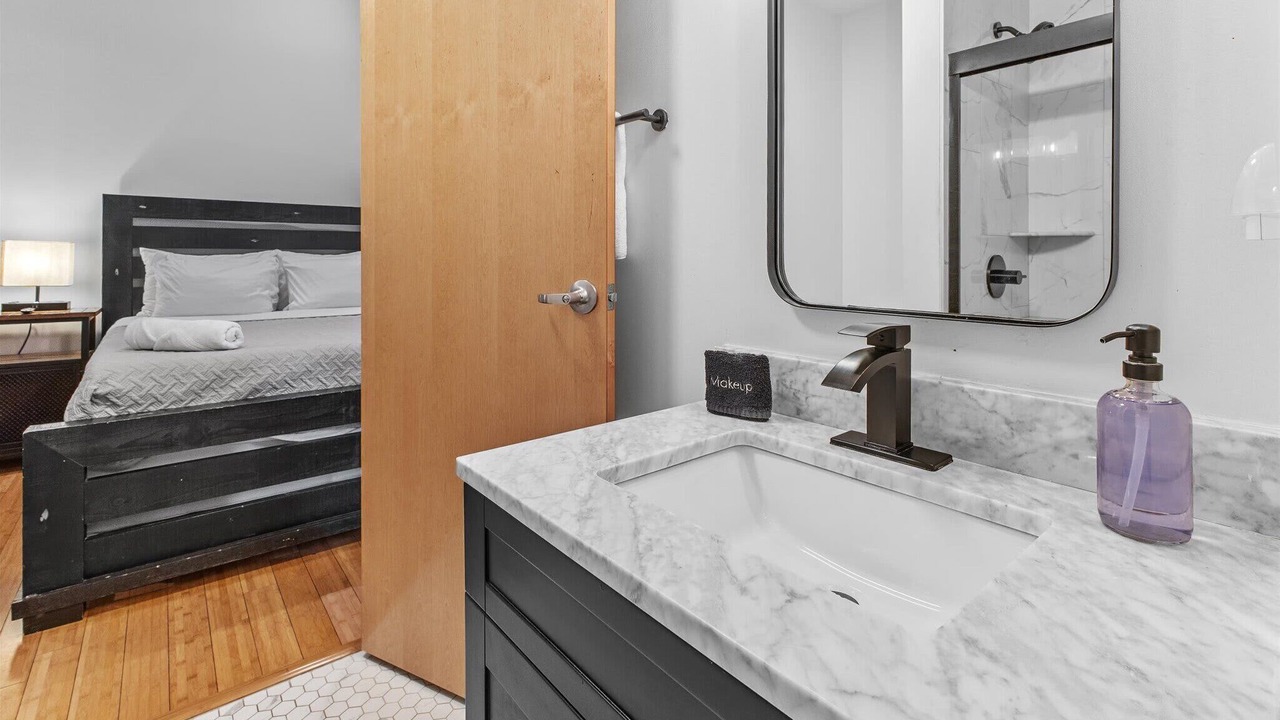 Photo of Bathroom in Wholesale District