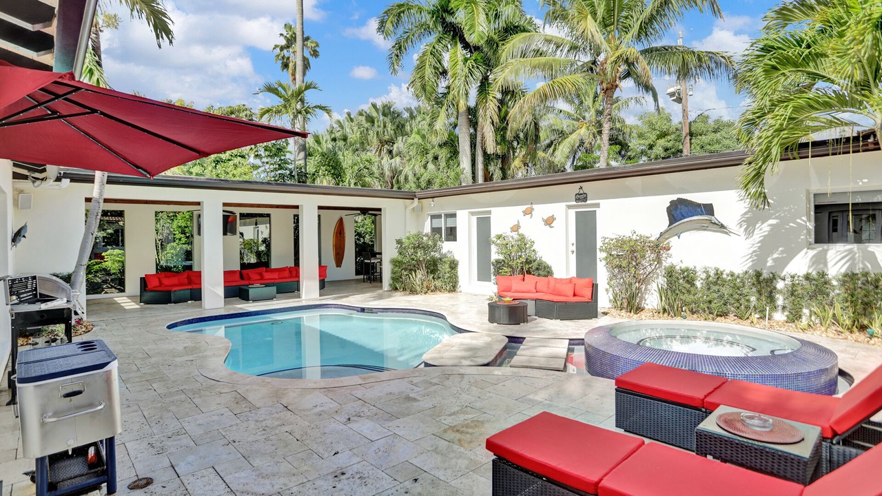 Photo of Outdoor in Hollywood Lakes