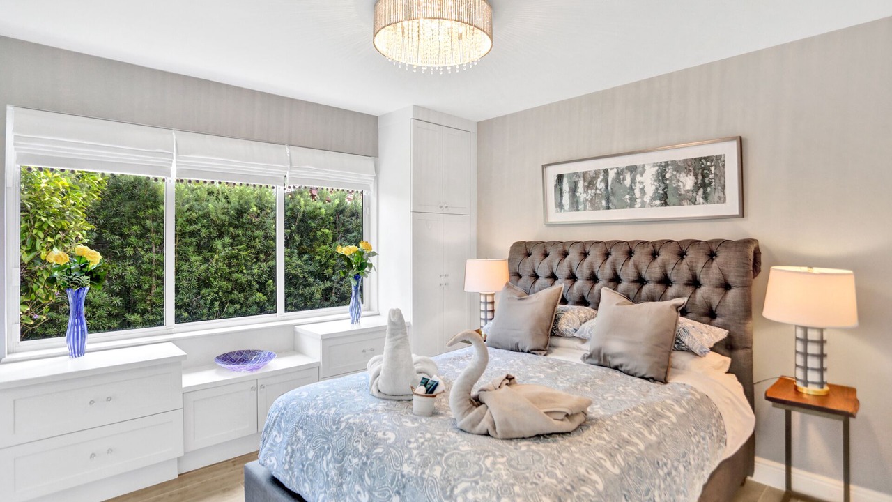 Photo of Bedroom in Hollywood Lakes