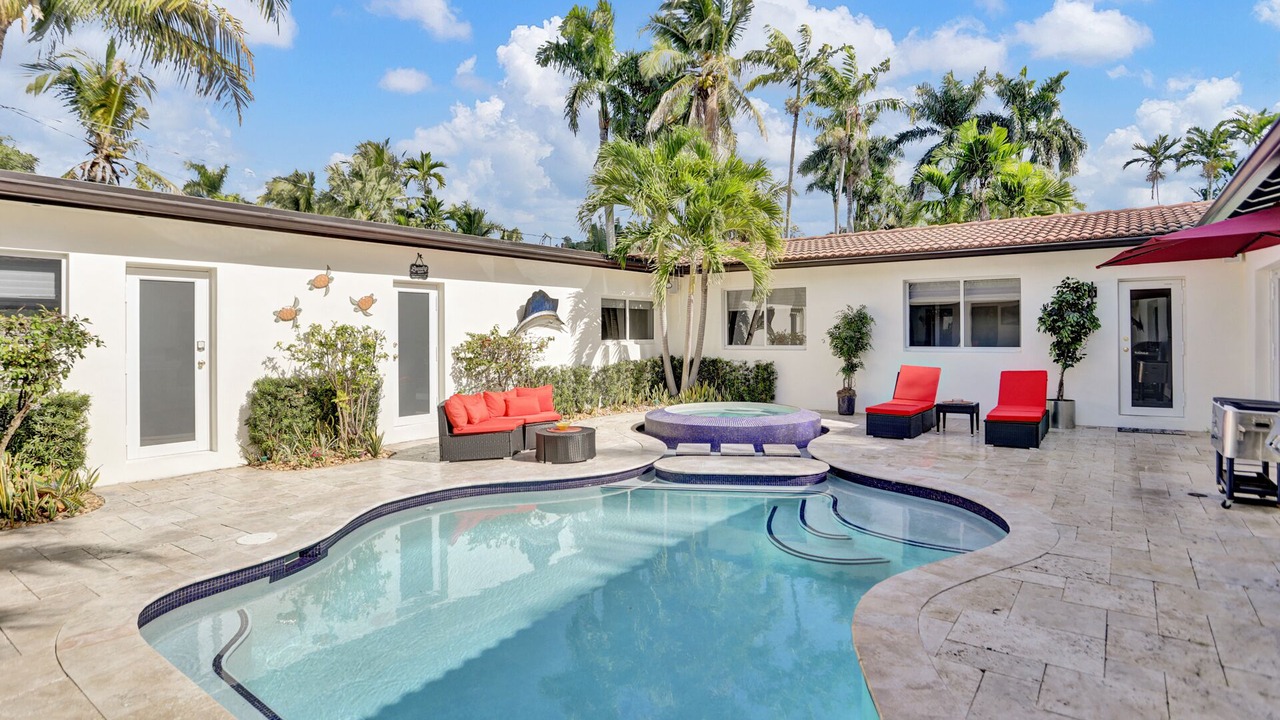 Photo of Outdoor in Hollywood Lakes