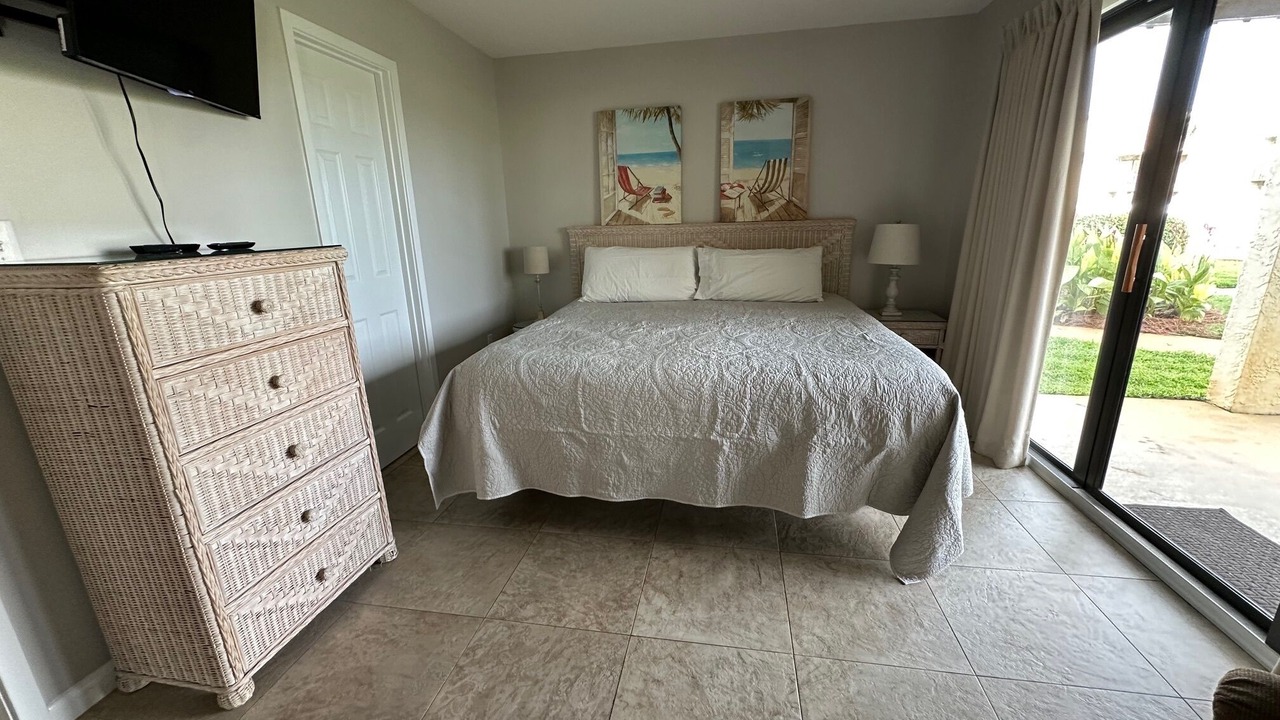Photo of Bedroom in Avalon Beach Estates