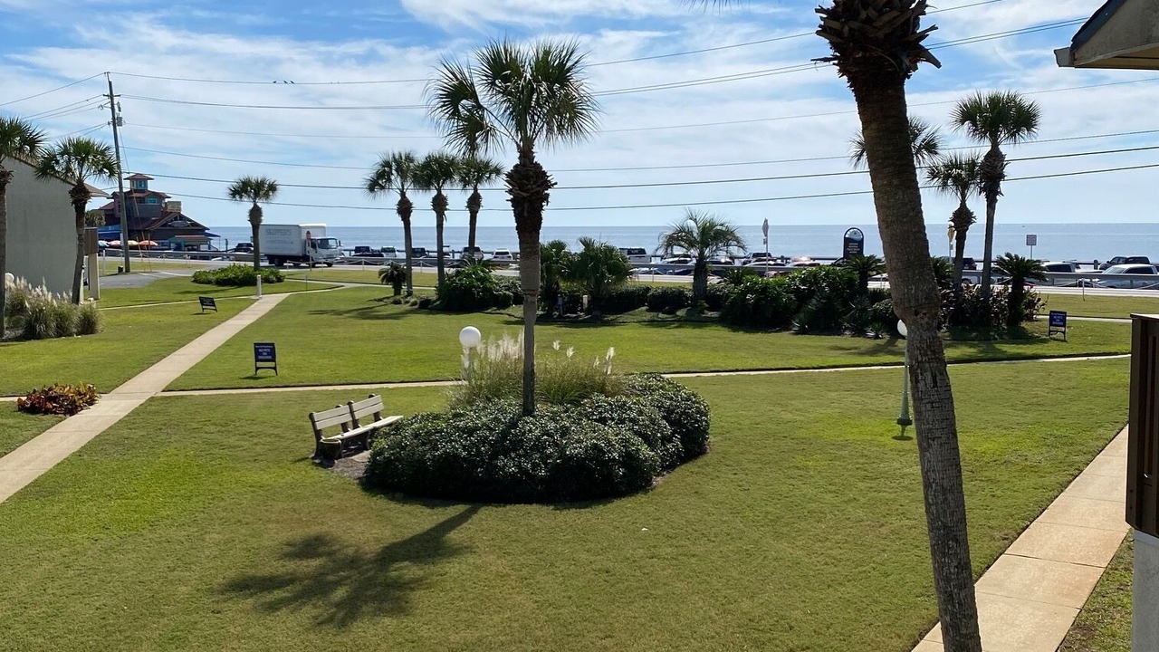 Photo of Patio Balcony in Avalon Beach Estates