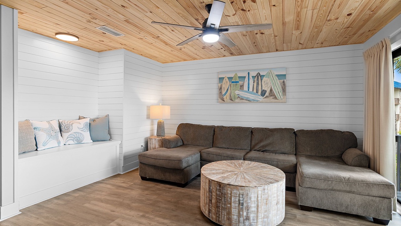 Photo of Livingroom in Avalon Beach Estates
