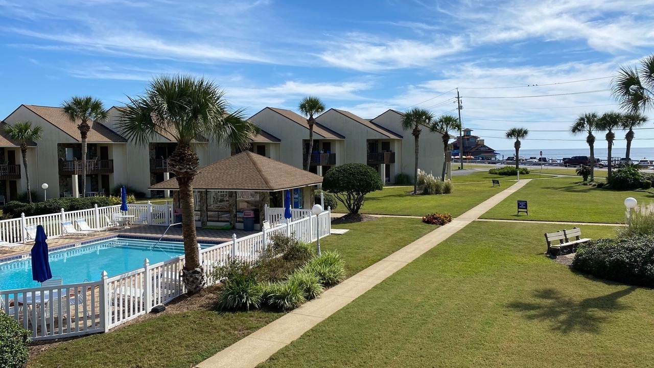 Photo of Patio Balcony in Avalon Beach Estates