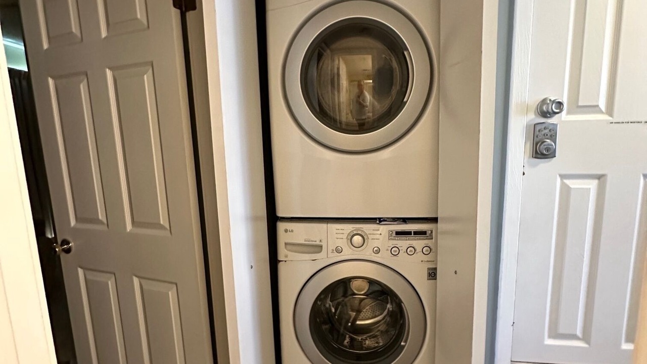 Photo of Others in Avalon Beach Estates