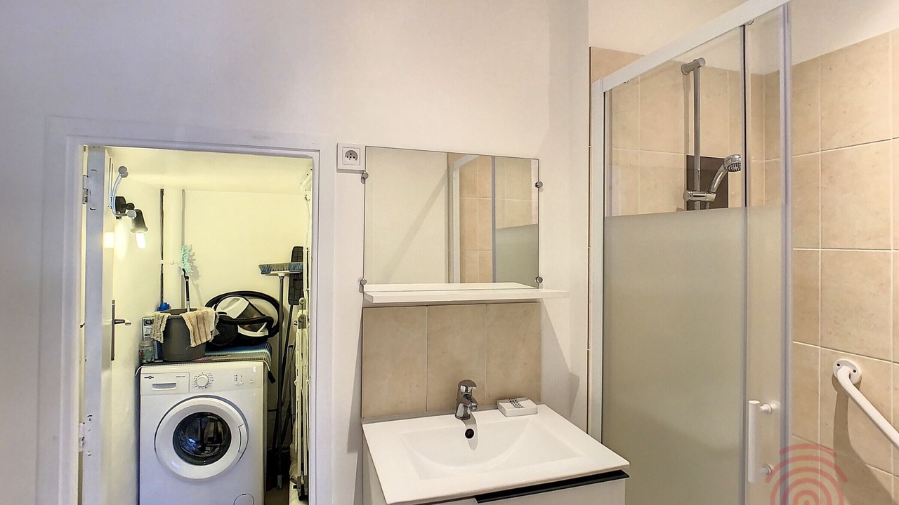 Photo of Bathroom in Lamalou-les-Bains