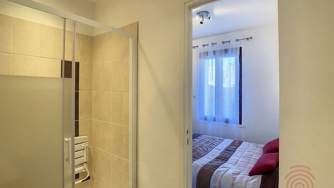 Photo of Bathroom in Lamalou-les-Bains