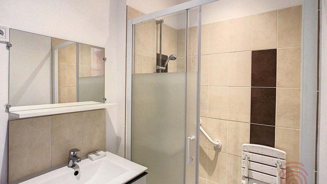 Photo of Bathroom in Lamalou-les-Bains