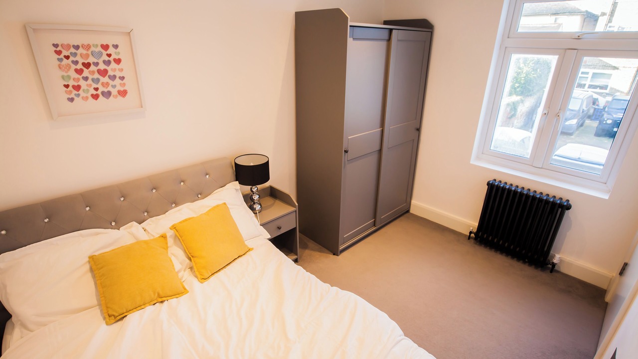 Photo of Bedroom in Berrylands