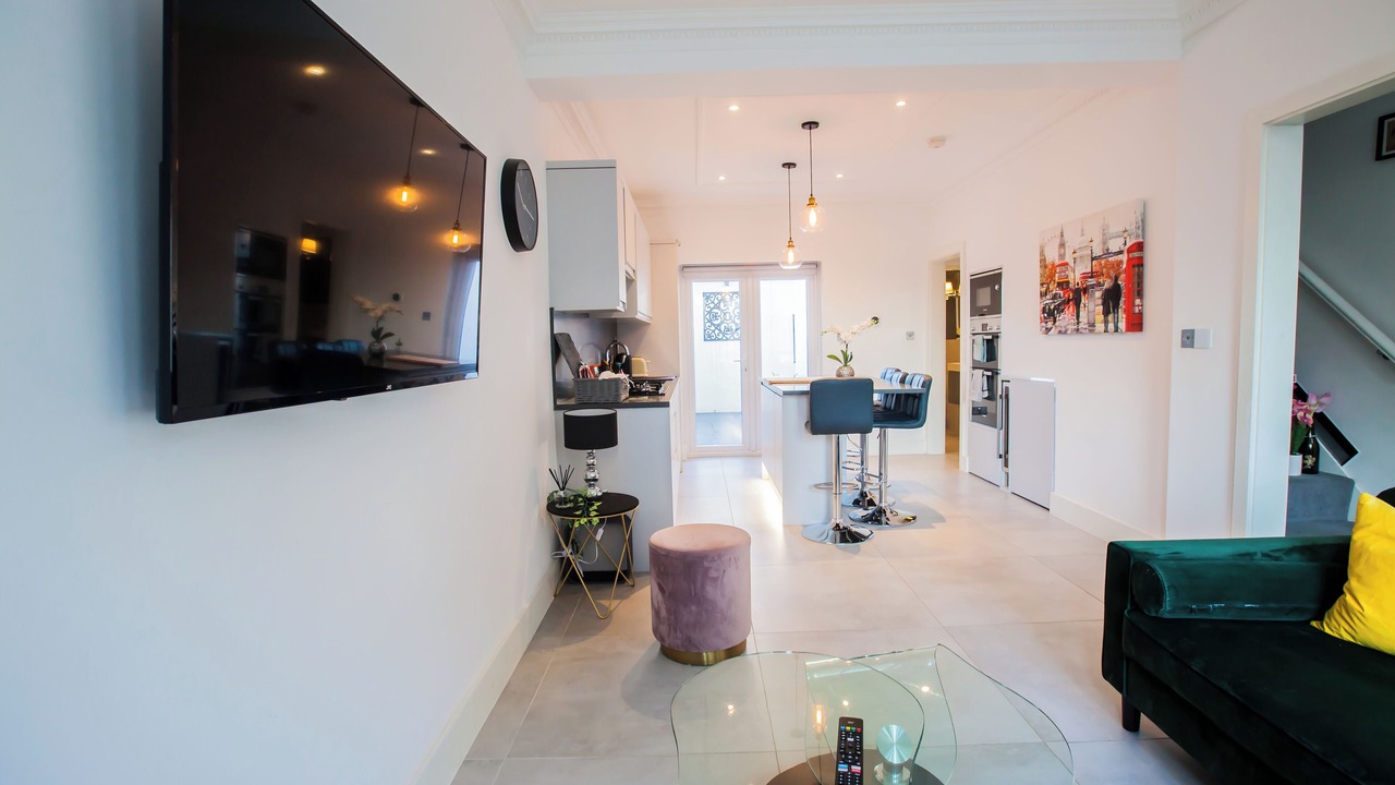 Photo of Livingroom in Berrylands