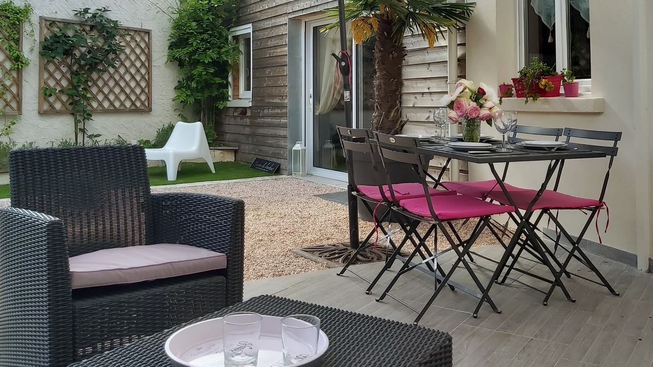 Photo of Outdoor in Tours