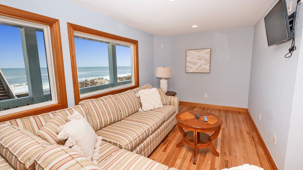 Photo of Livingroom in Whalehead Beach