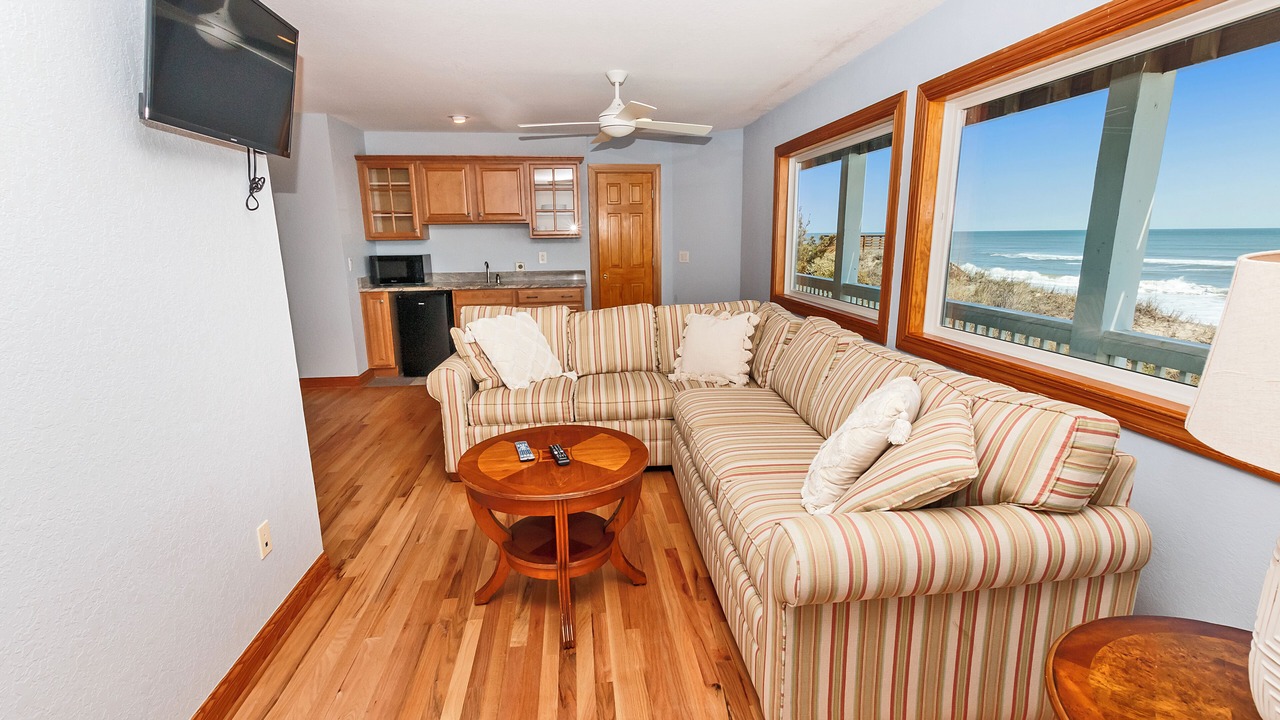 Photo of Livingroom in Whalehead Beach