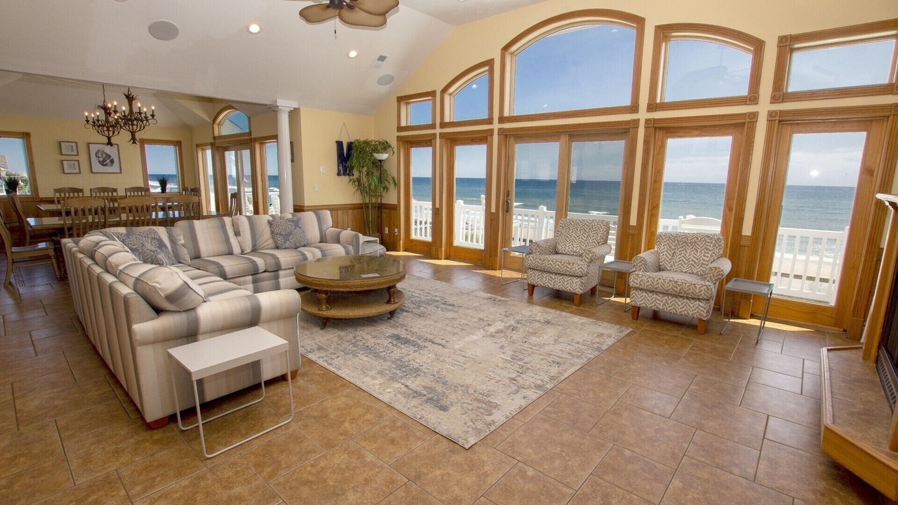Photo of Livingroom in Whalehead Beach