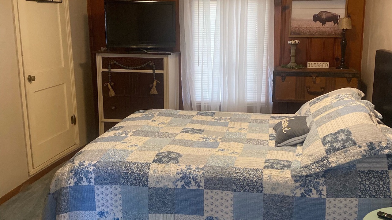Photo of Bedroom in Calvert