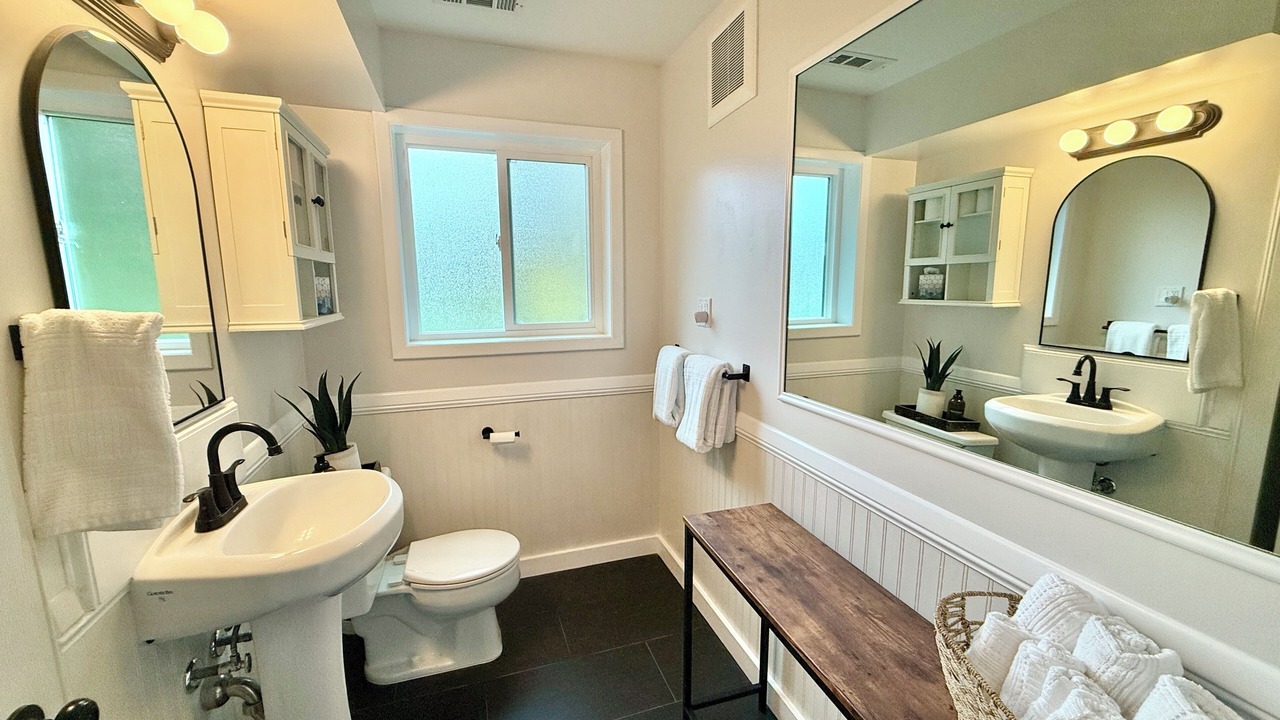 Photo of Bathroom in Greenburg