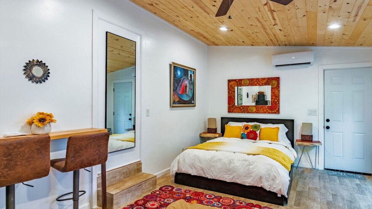 Photo of Bedroom in Indian Beach Sapphire Shores