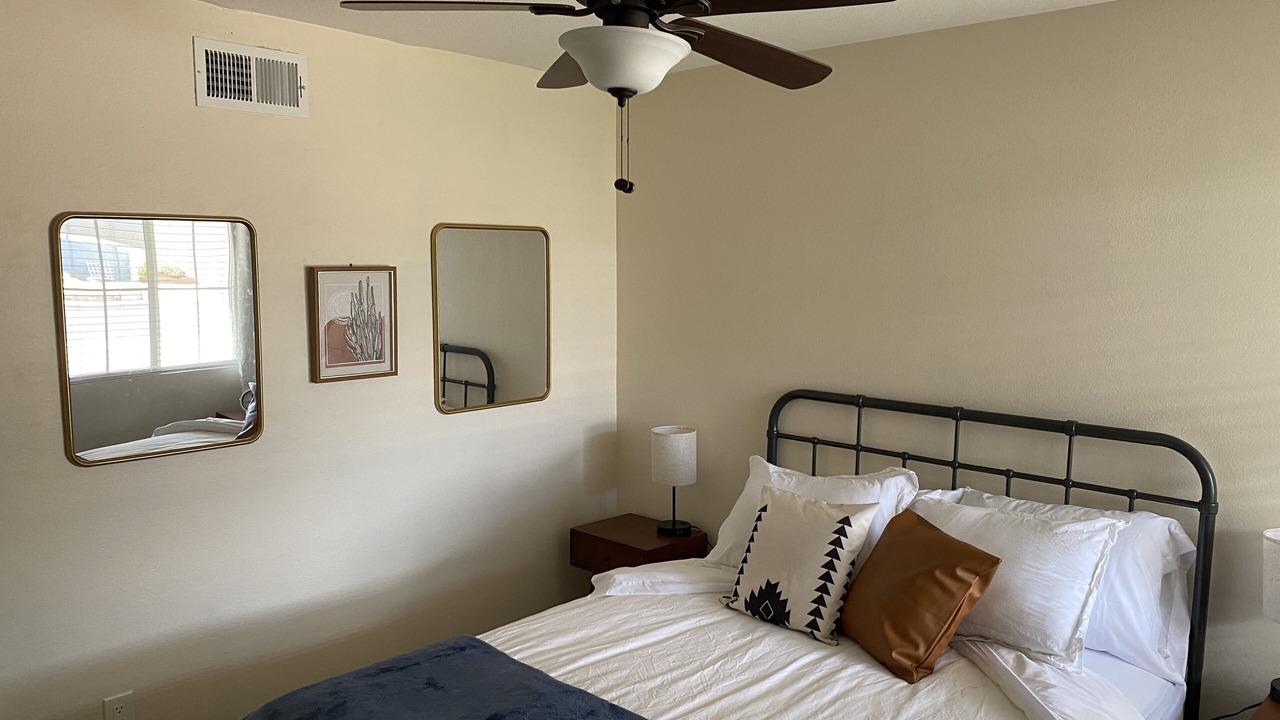 Photo of Bedroom in Woodridge