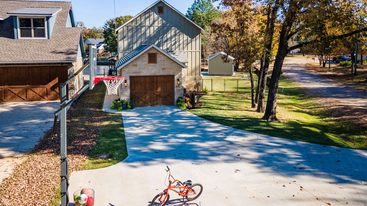 Photo of Outdoor in Enchanted Oaks