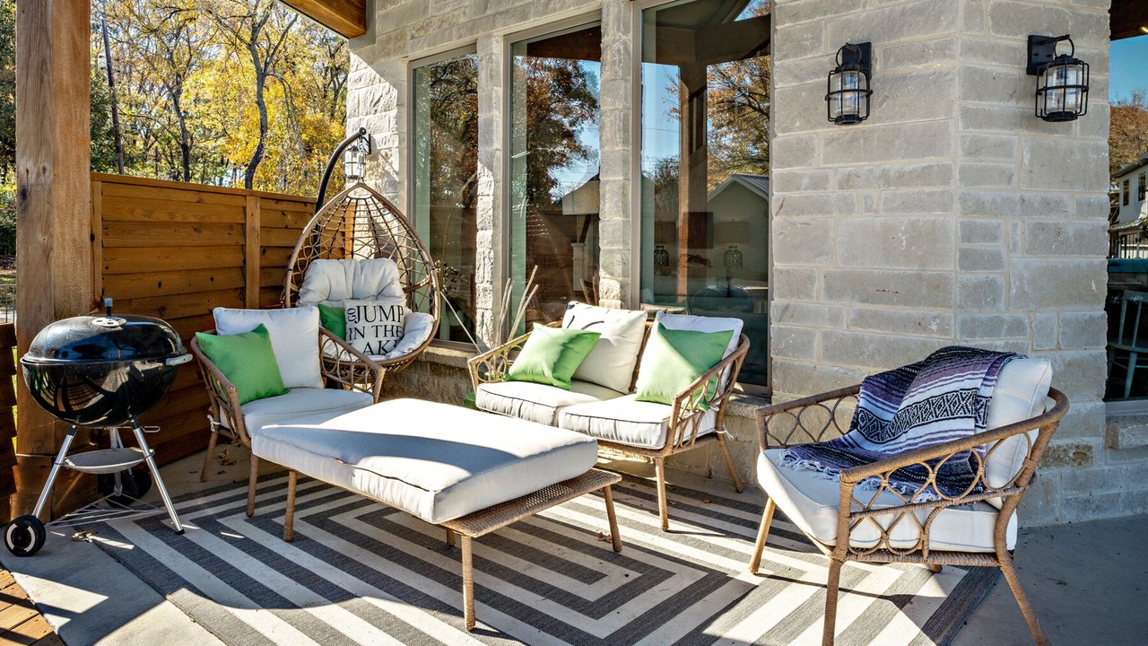 Photo of Patio Balcony in Enchanted Oaks