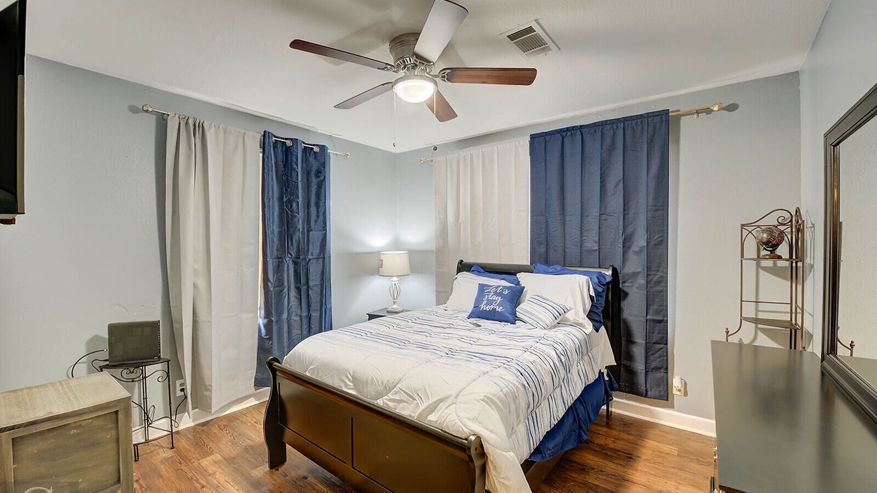 Photo of Bedroom in Highland Historic District