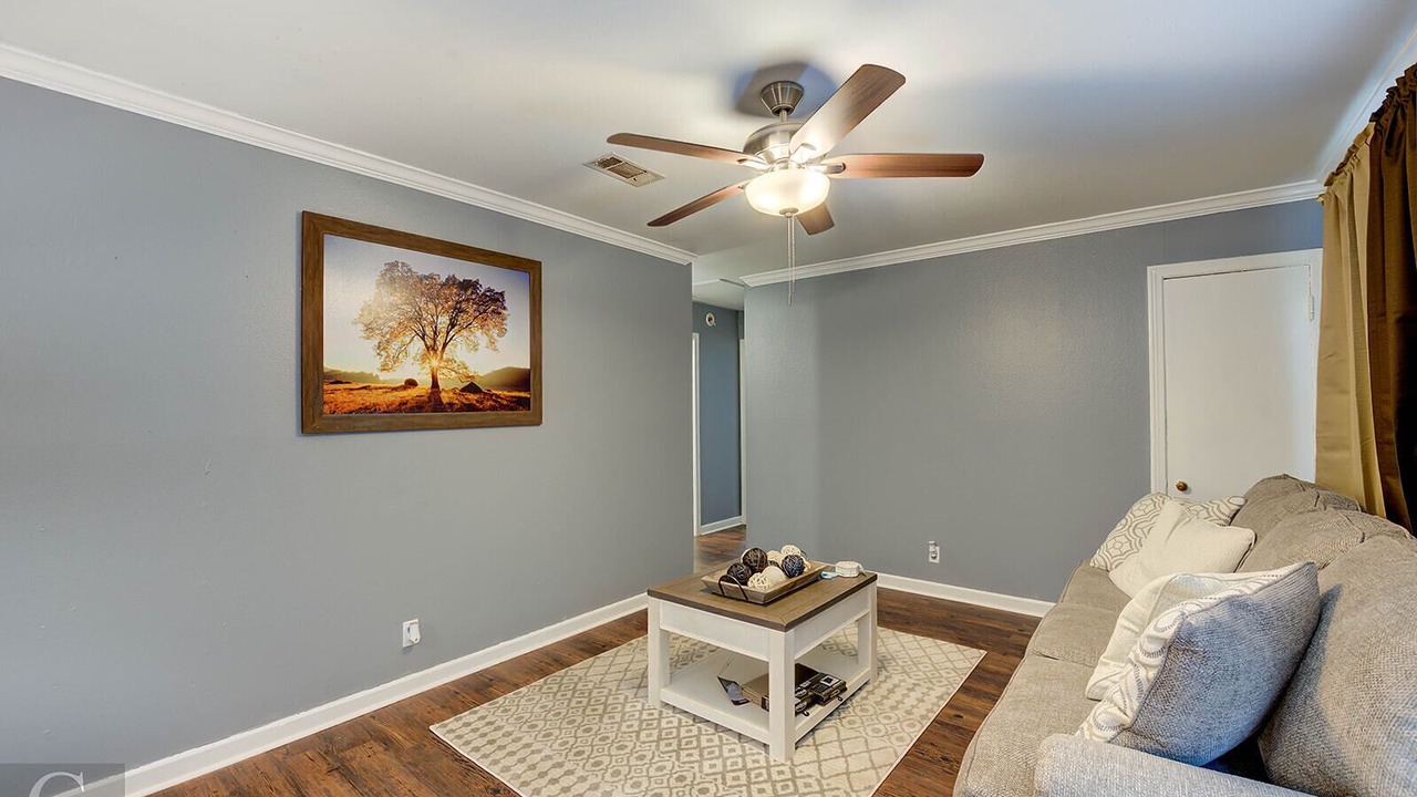 Photo of Livingroom in Highland Historic District