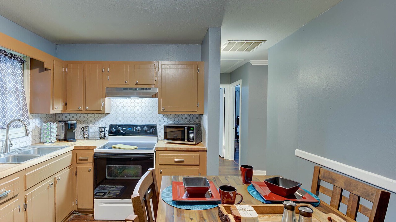 Photo of Kitchen in Highland Historic District