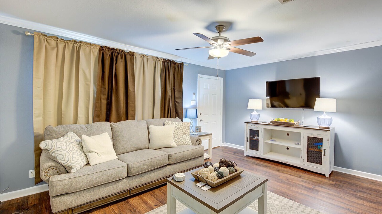 Photo of Livingroom in Highland Historic District