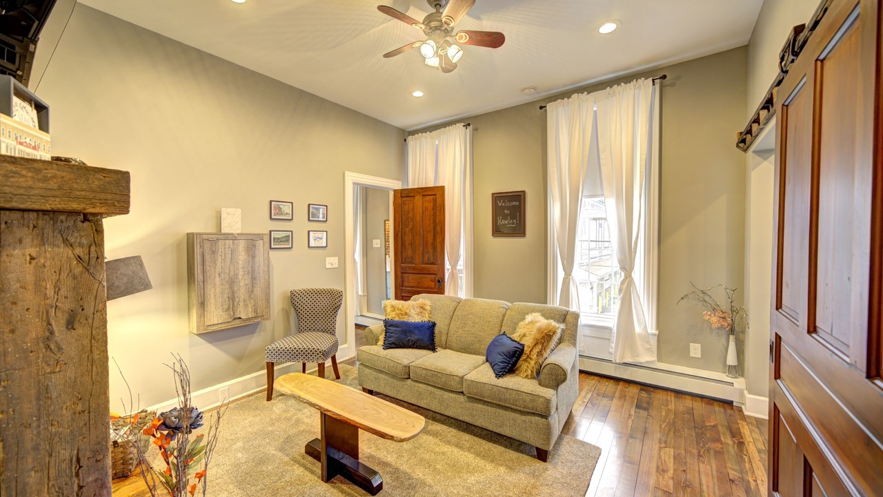 Photo of Livingroom in White Mills