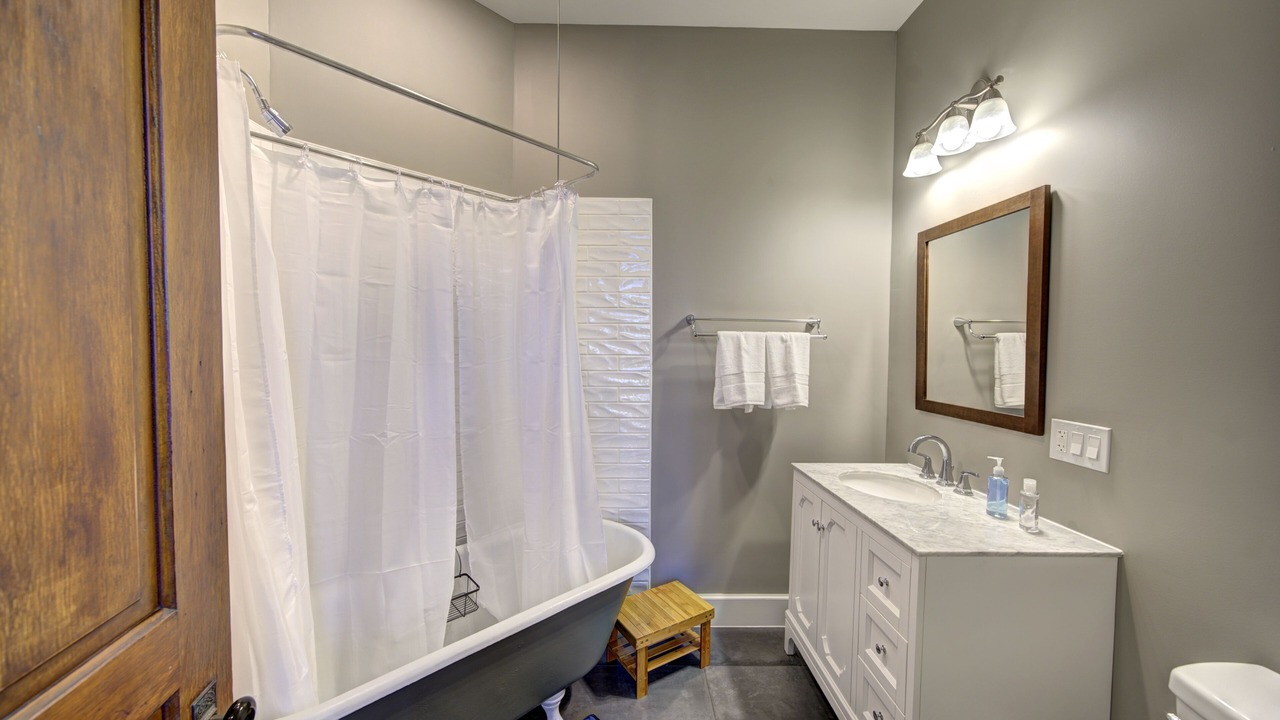 Photo of Bathroom in White Mills