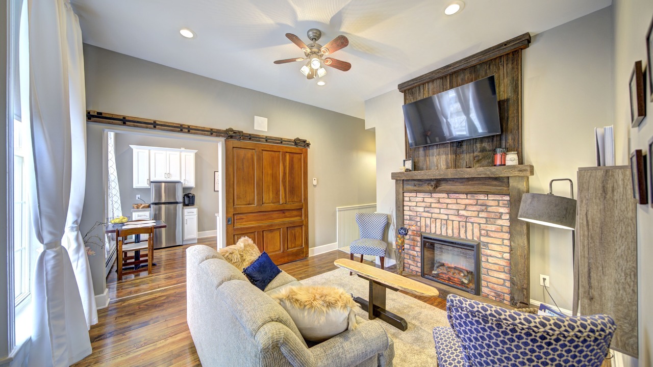 Photo of Livingroom in White Mills