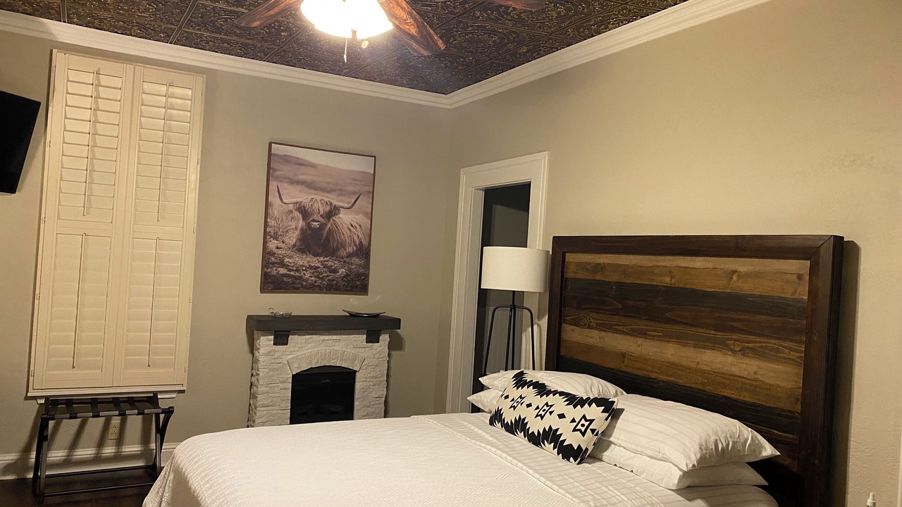 Photo of Bedroom in Sulphur Springs