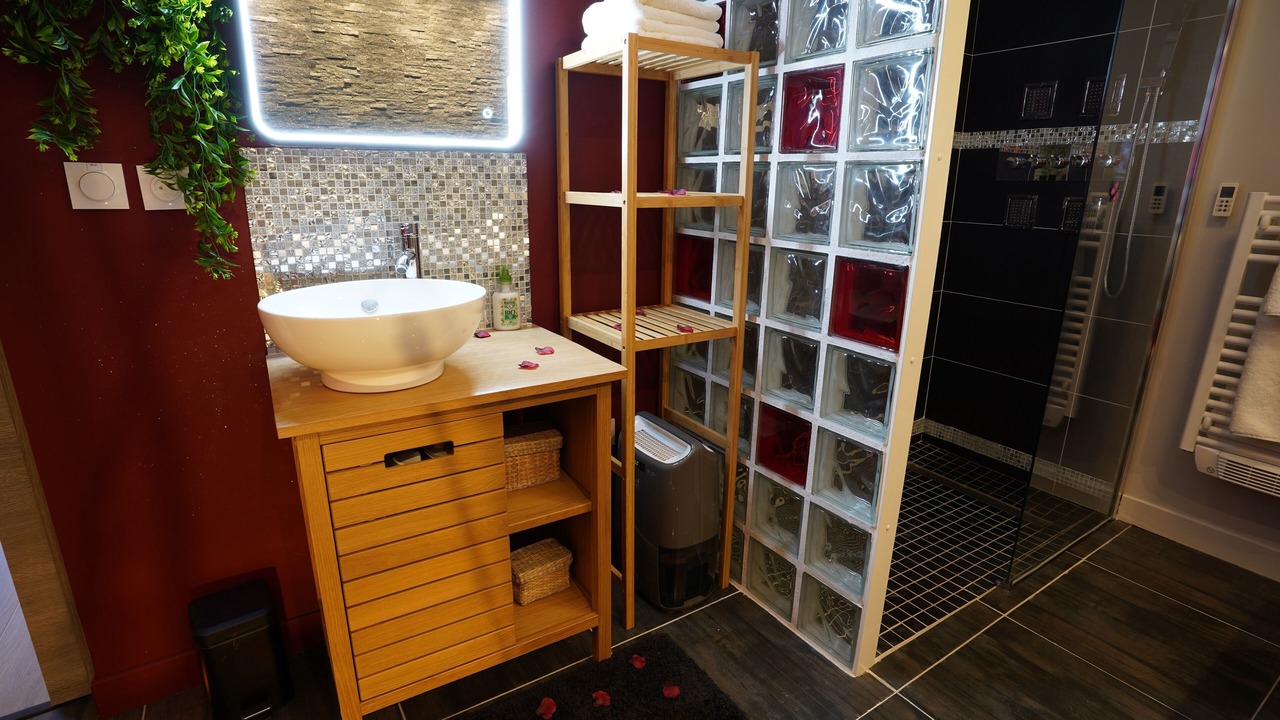 Photo of Bathroom in Montrabe