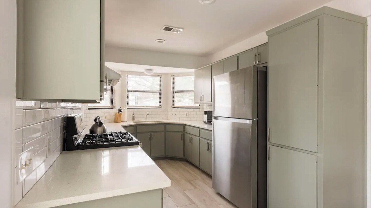 Photo of Kitchen in East Cesar Chavez