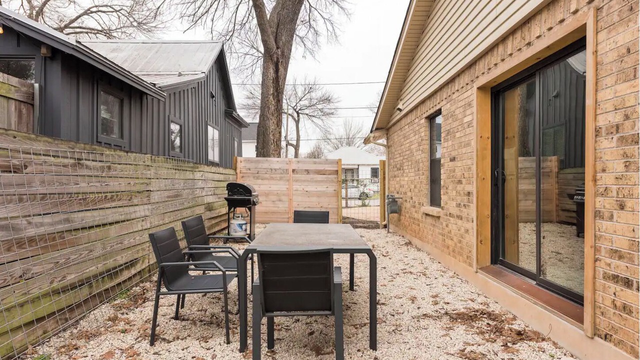 Photo of Outdoor in East Cesar Chavez