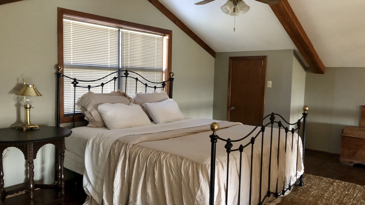 Photo of Bedroom in Compton